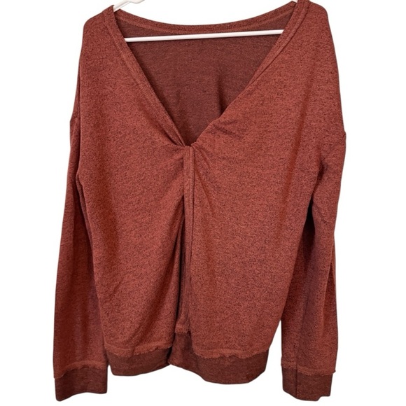 🌹BILLABONG LONG SLEEVE OPEN BACK TOP - Picture 2 of 5